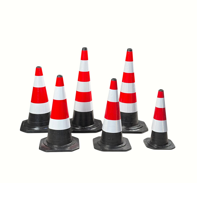 Uygun Maliyetli Yol Güvenliği Çözümü için Çok Boyutlu Endüstriyel Ağır Hizmet Kauçuk Trafik Konisi
