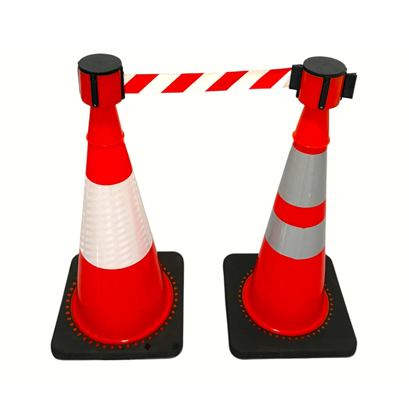 Her Hava Koşullarında Yol Kontrolü ve Tehlike Yalıtımı için İsteğe Bağlı Ağırlıklı Kauçuk Tabanlı Yüksek Elastikiyetli PVC Trafik Güvenliği Konisi