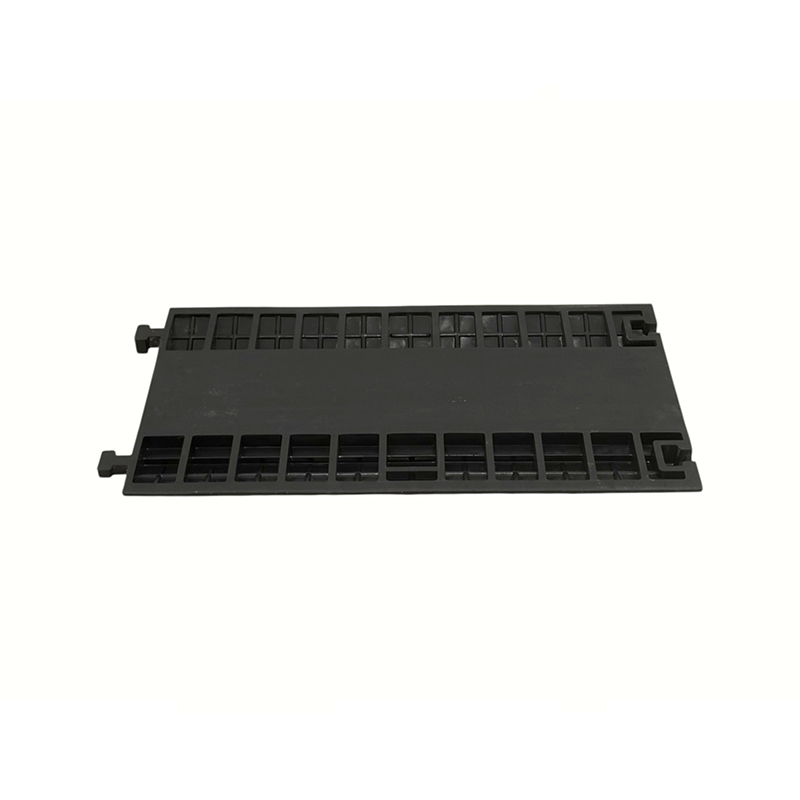 Güçlendirilmiş Kauçuk Taban Yüksek Yük Taşıma Kapasiteli Pvc Kapak 3 Kanallı Ağır Hizmet Kablo Koruyucu